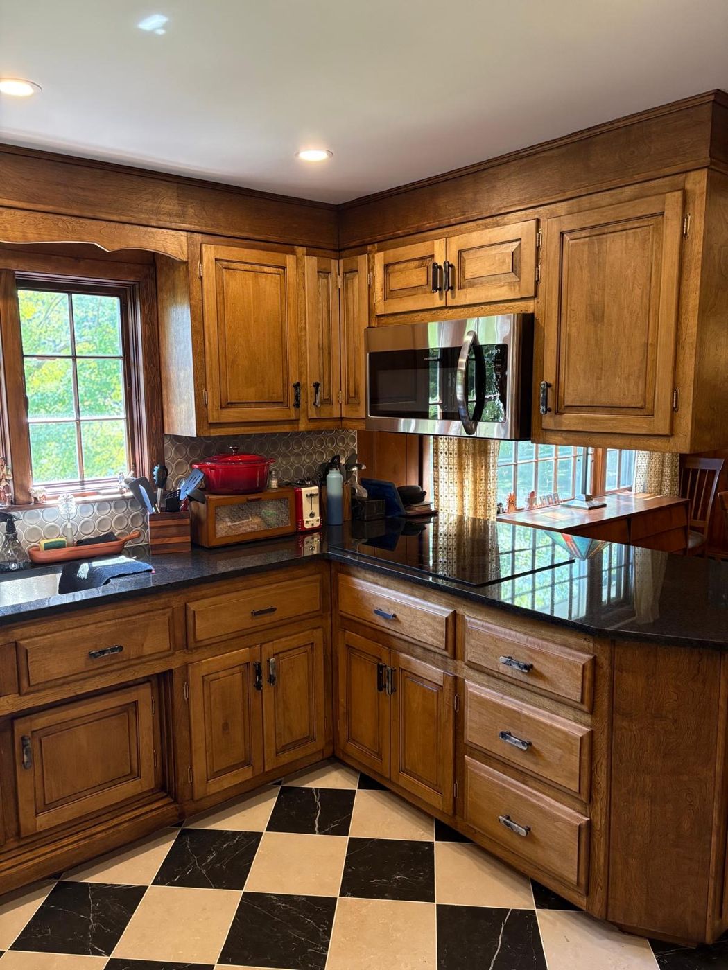 Finished cabinets around the cooktop